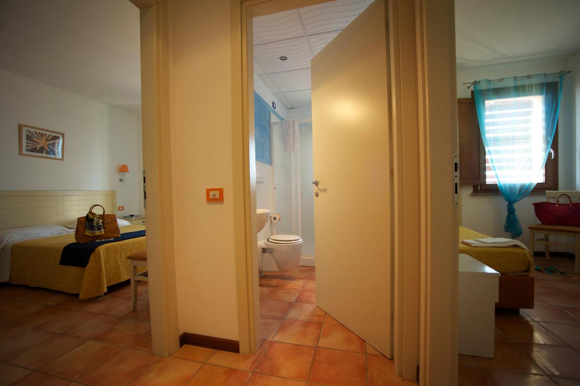 Hotel Villa Tramonto Direttamente Sul Mare San Vincenzo Ngoại thất bức ảnh