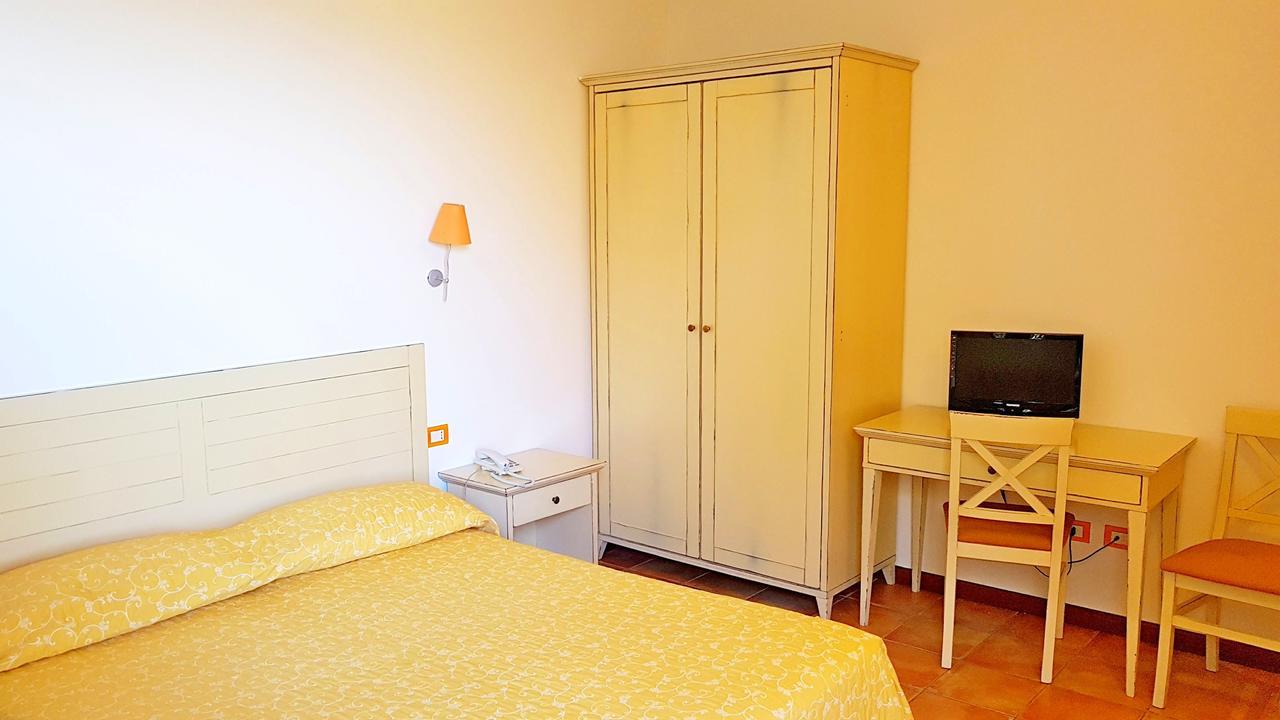 Hotel Villa Tramonto Direttamente Sul Mare San Vincenzo Ngoại thất bức ảnh